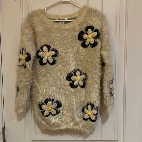 Sans Souci Sweaters - Sans Souci Sweater in Cream with Floral Design medium